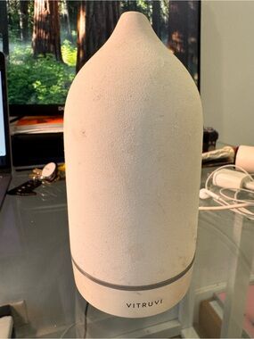 Vitruvi stone diffuser in white gently used - small marks pictured